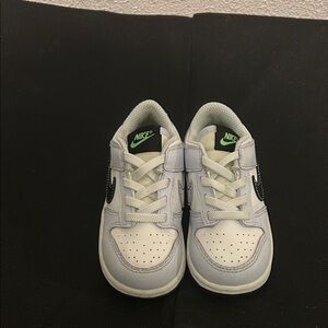 Little Kids Nike  Sneakers with Green Accents Unisex Size 6.5